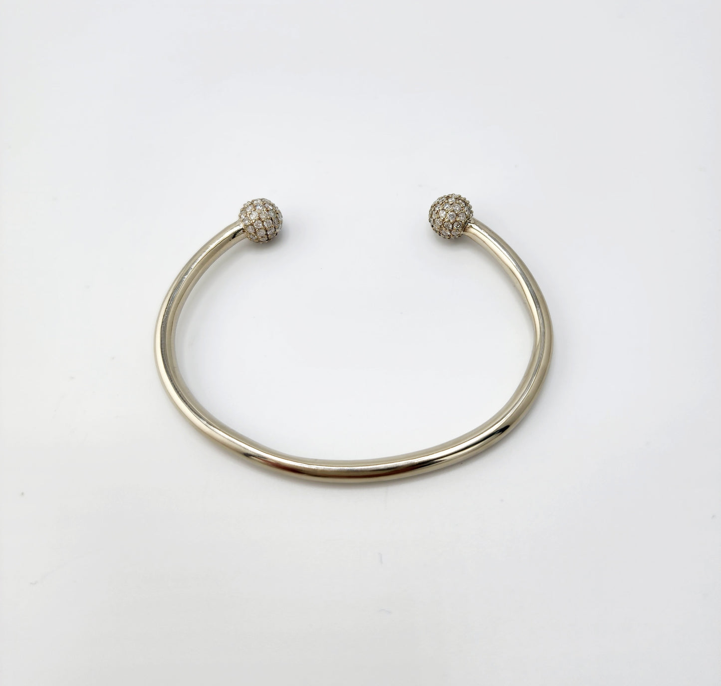 Pulso oro blanco de bolas full diamond por Orden
